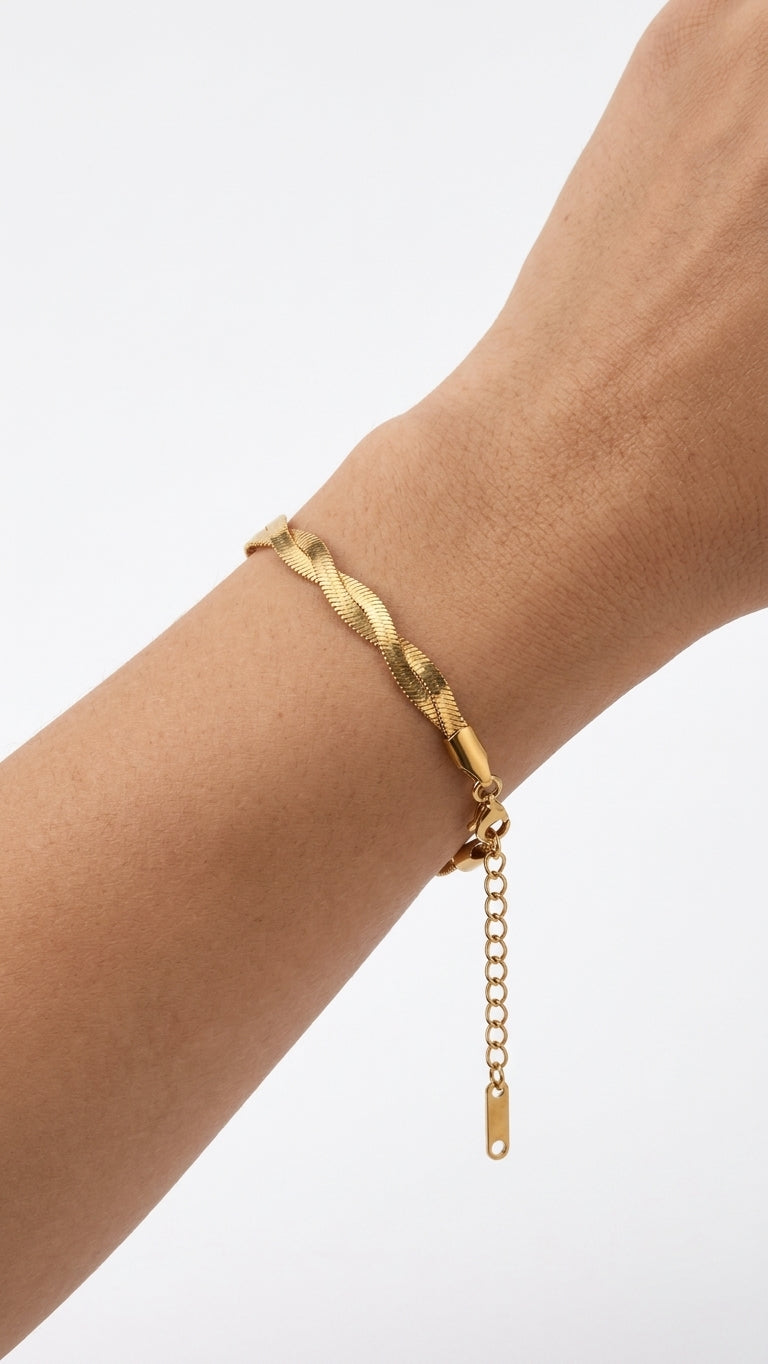 Gedrehtes Schlangenarmband in 18k vergoldet