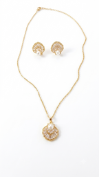 Maritime Pearl Halskette & Ohrstecker mit Perlen und Zirkonia 18 Karat Goldbeschichtung